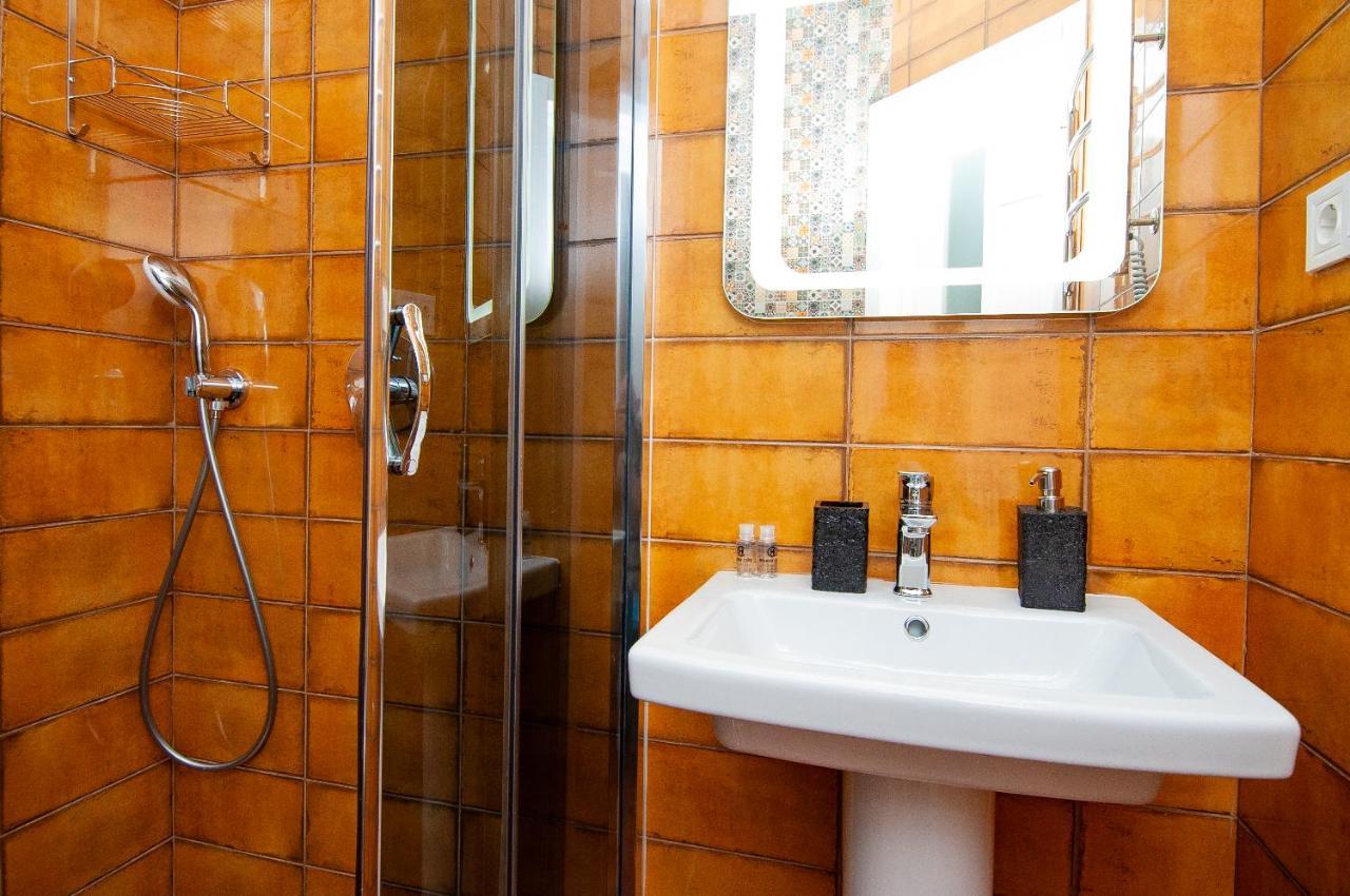 Apartments On Chaykovskogo 16 オデッサ エクステリア 写真