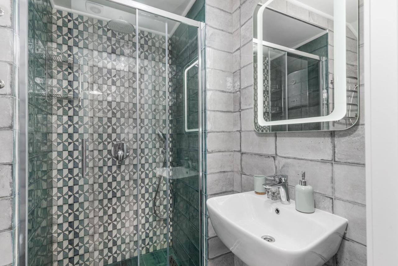 Apartments On Chaykovskogo 16 オデッサ エクステリア 写真