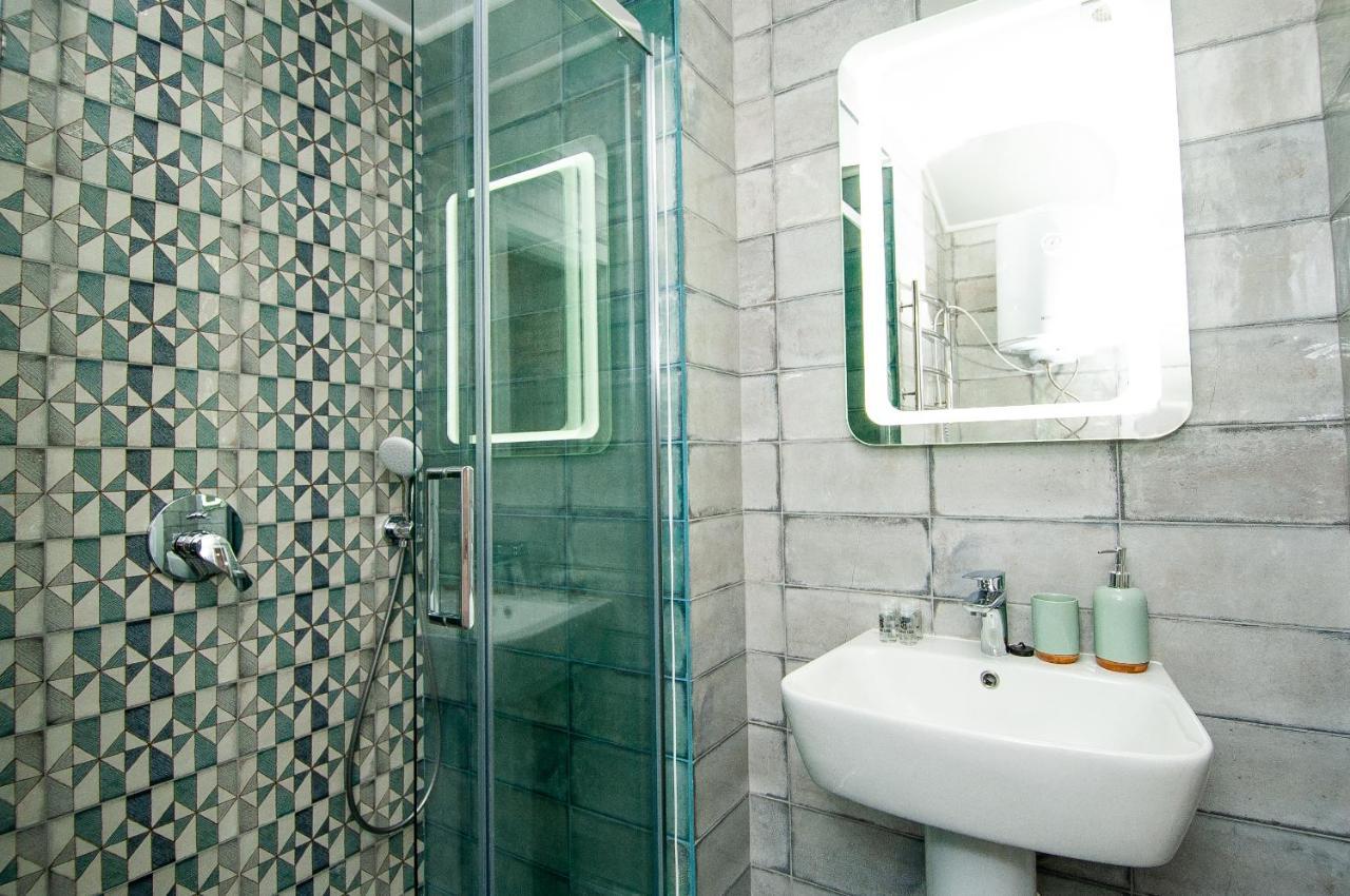 Apartments On Chaykovskogo 16 オデッサ エクステリア 写真