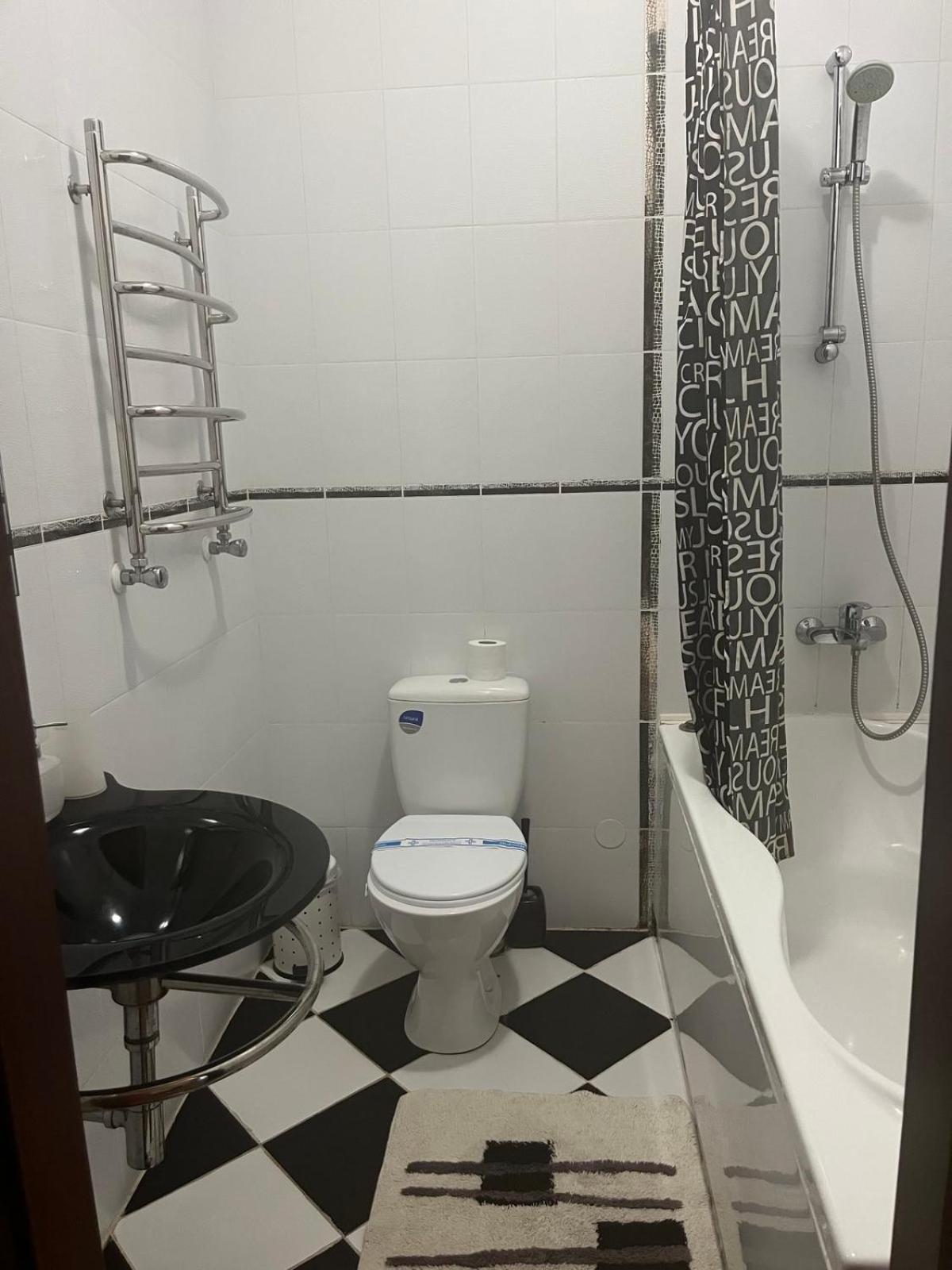 Apartments On Chaykovskogo 16 オデッサ エクステリア 写真